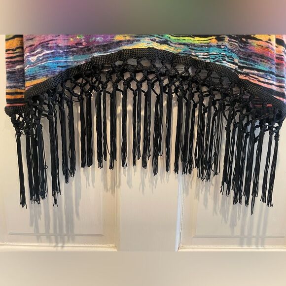 Cupio Abstract Sleeveless‎ Blouse V-Neck Fringe Detail Multi Colors Size Medium - Picture 3 of 7